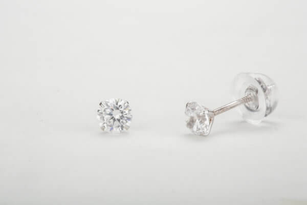 עגילי סוליטר נרקיס - קוטר 4 מ"מ זרקון